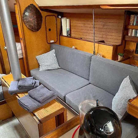 Voilier Eolia 船上ホテル Prunete